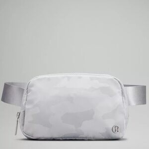 Lululemon Everywhere Belt Bag